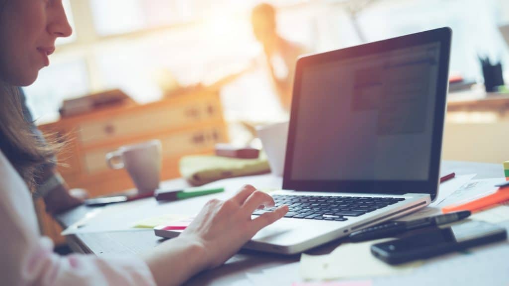 Dell vs HP Best Laptops for Students in 2024 EasyPCMod