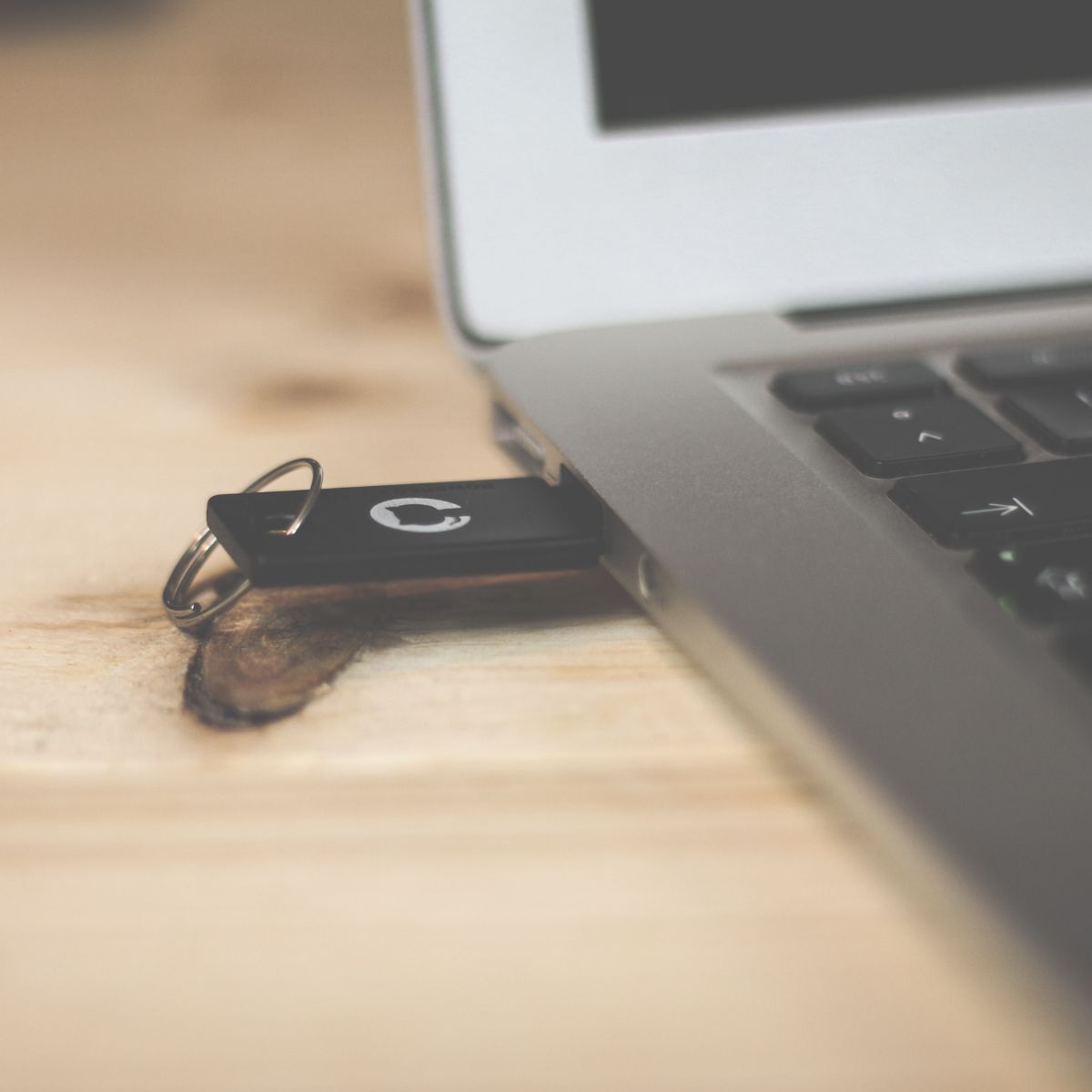 Dell Laptop Frozen? 10 Easy Ways to Get It Working Again (Restart, Check + More) 2 USB Device