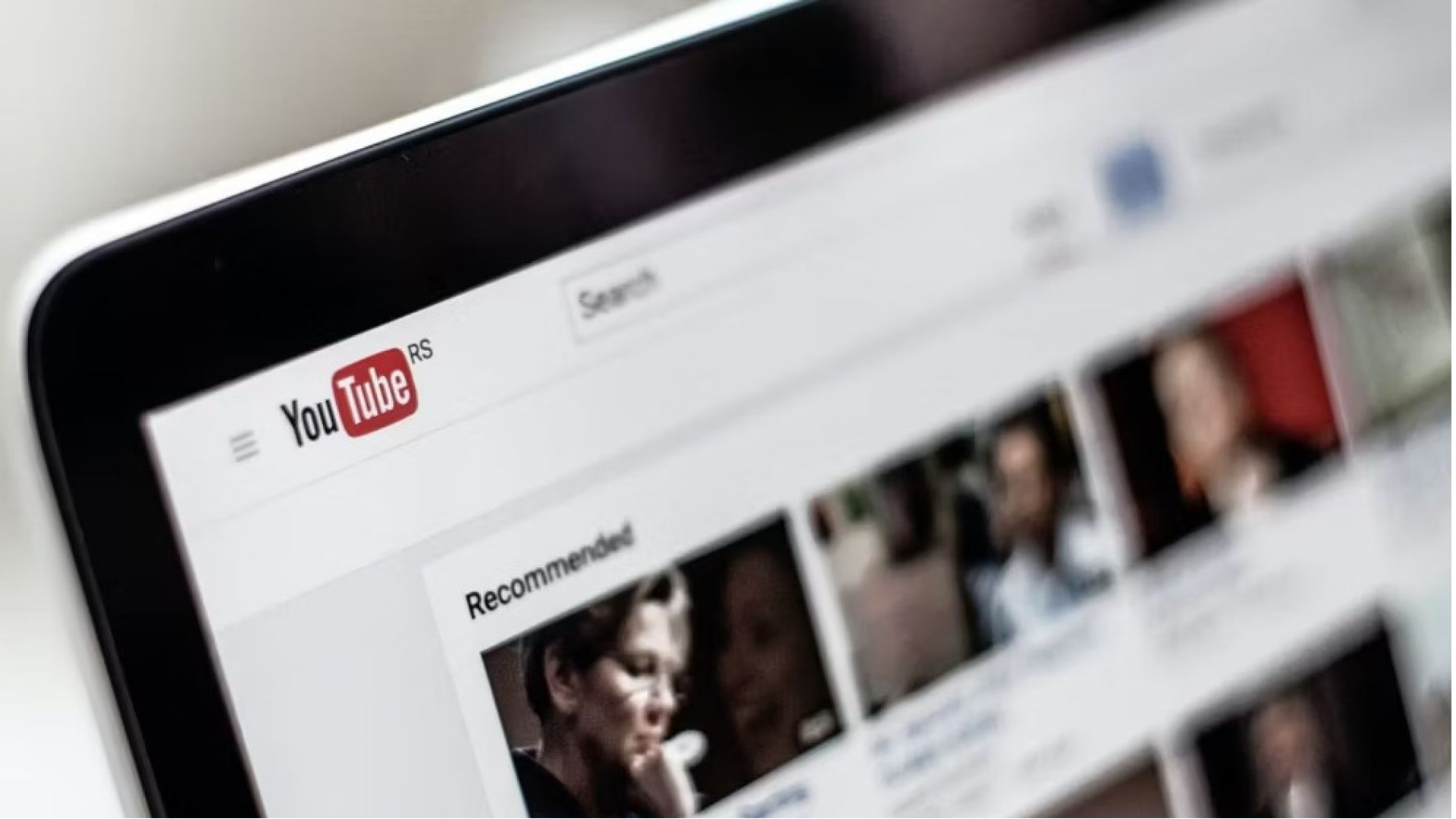 YouTube Freezing in Chrome? Here Are 10 Troubleshooting Tips to Try 1 YouTube Freezing in Chrome